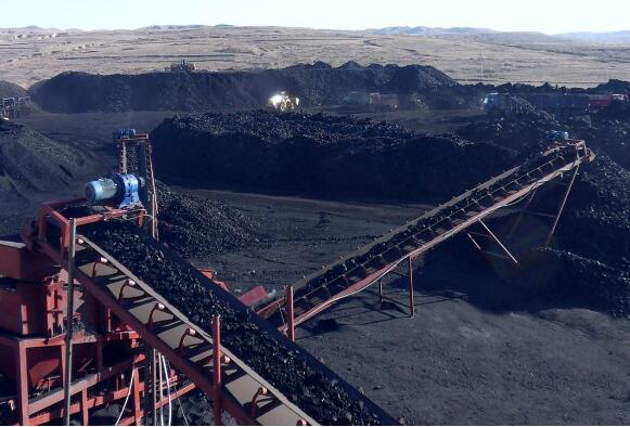 电厂存煤超1.2亿吨 迎峰度夏...